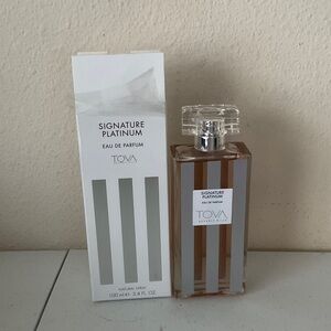 Signature Platinum Eau de Parfum